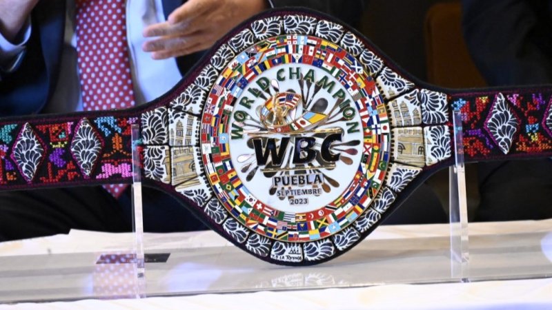 WBC представил специальный пояс для боя Канело и Чарло